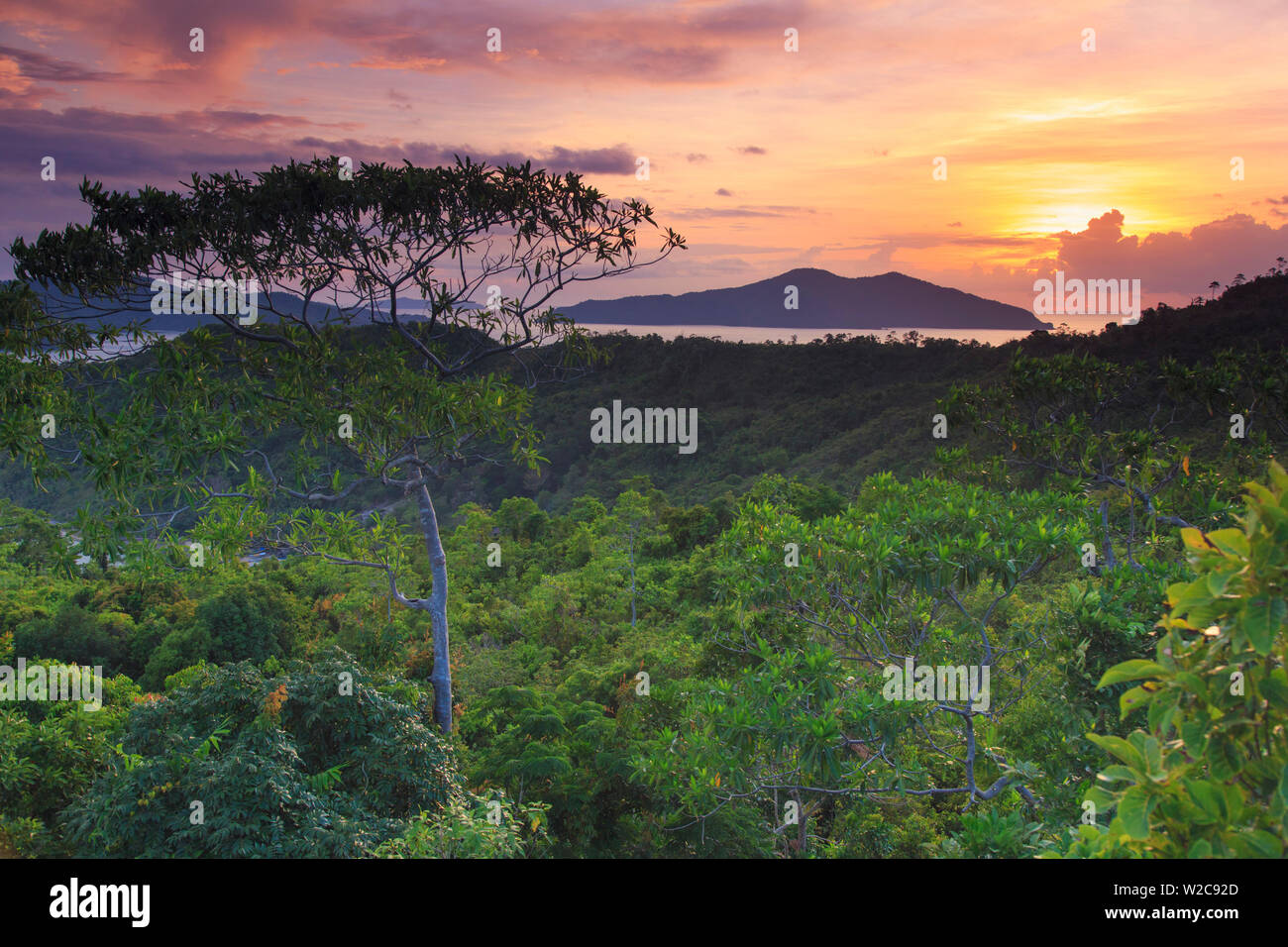 Philippinen, Palawan, Port Barton, erhöhten Blick auf die umliegenden Inseln und Albaguen Insel Stockfoto