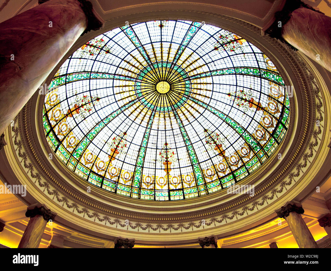 Peru, Lima, Gran Hotel Bolivar, Atrium, Lobby, Beize Glaskuppel, Historische Stockfoto