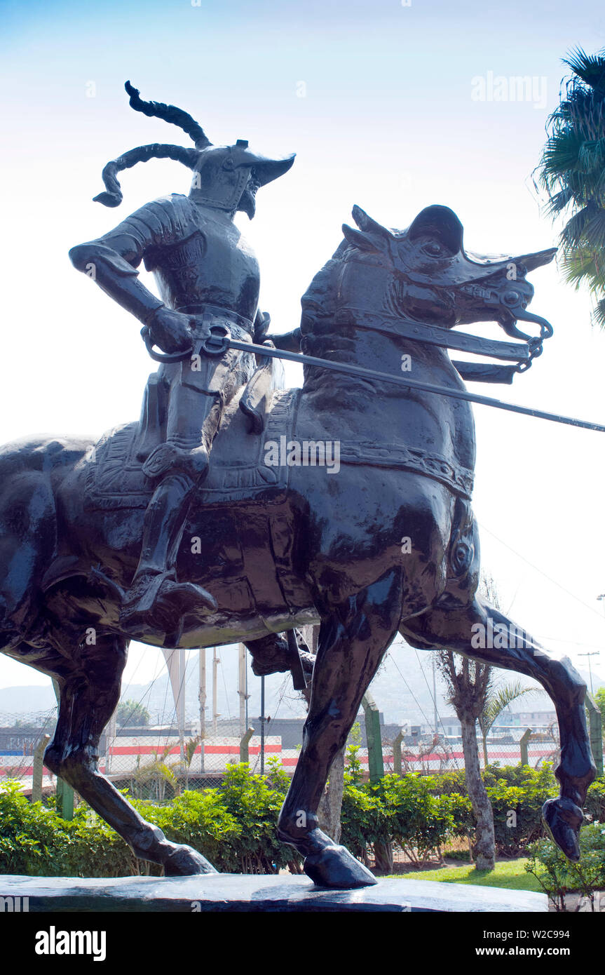 Peru, Lima, Bronzestatue von Francisco Pizarro, der Gründer von Lima, Parque de la Muralla Stockfoto