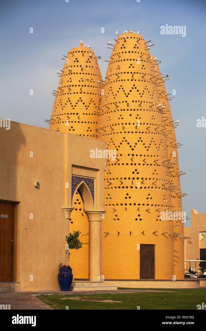 Katar, Doha, Katara Cultural Village, Taubenturm Stockfoto