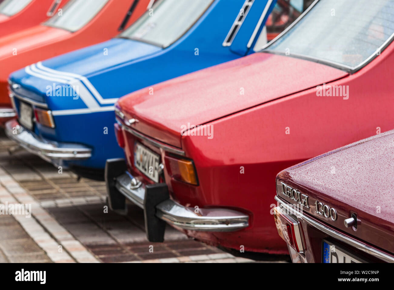 Rumänien, Transsilvanien, Brasov, Piata Sfatului Platz, antike Auto-Show der 1970er-Jahre-1980er-Jahre-Ära rumänischen Dacia Autos Stockfoto