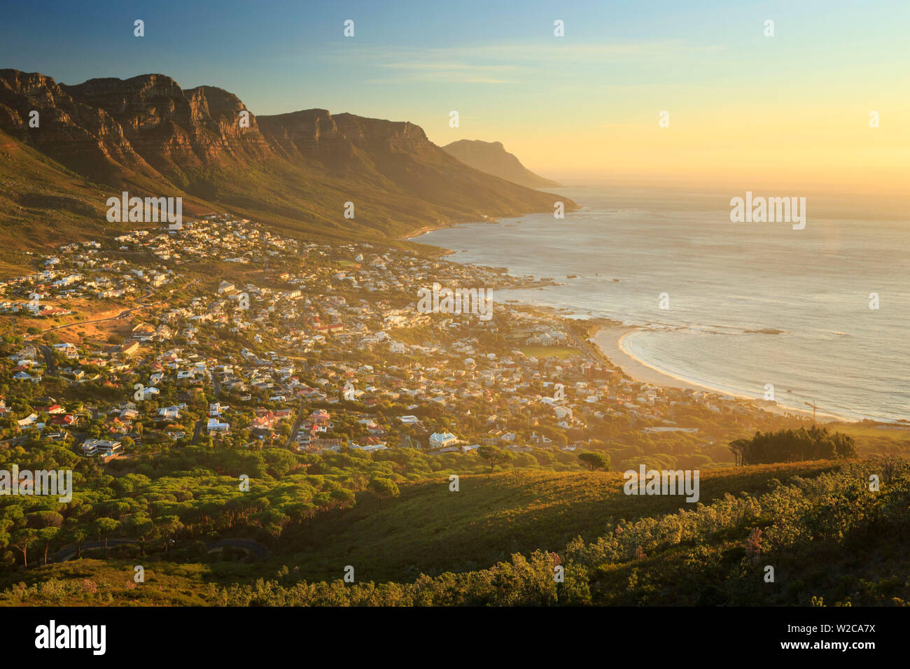 Südafrika, Western Cape, Kapstadt, der Montain, zwölf Apostel und's Camp Bay von Lion's Head Stockfoto
