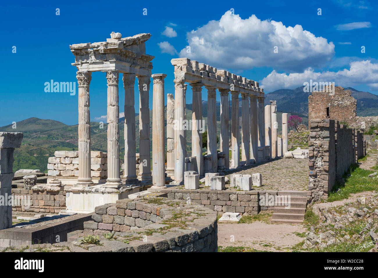 Tempel des Trajan, Pergamon, Bergama, Provinz Izmir, Türkei Stockfoto
