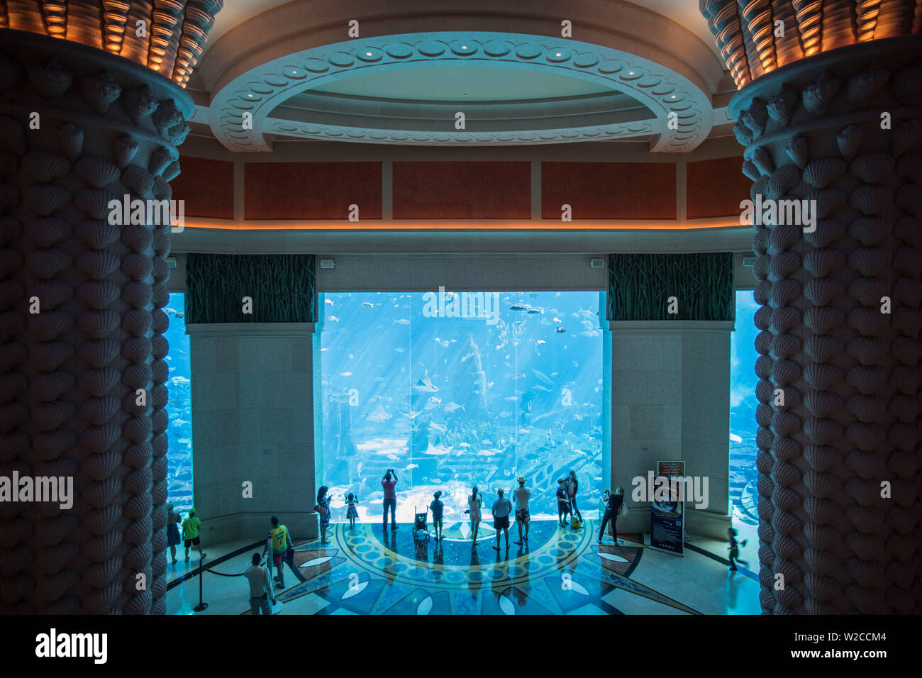 Aquarium im Atlantis Hotel, Palm Jumeirah, Dubai, Vereinigte Arabische Emirate Stockfoto