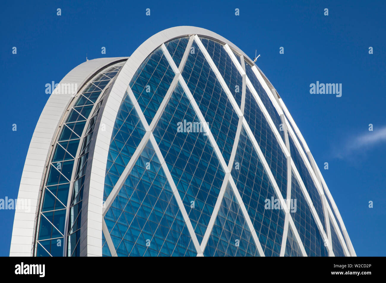 Die Vereinigten Arabischen Emirate, Abu Dhabi, Al Raha, Blick auf die Aldar Headquarters - er erste kreisförmige Gebäude im Nahen Osten Stockfoto