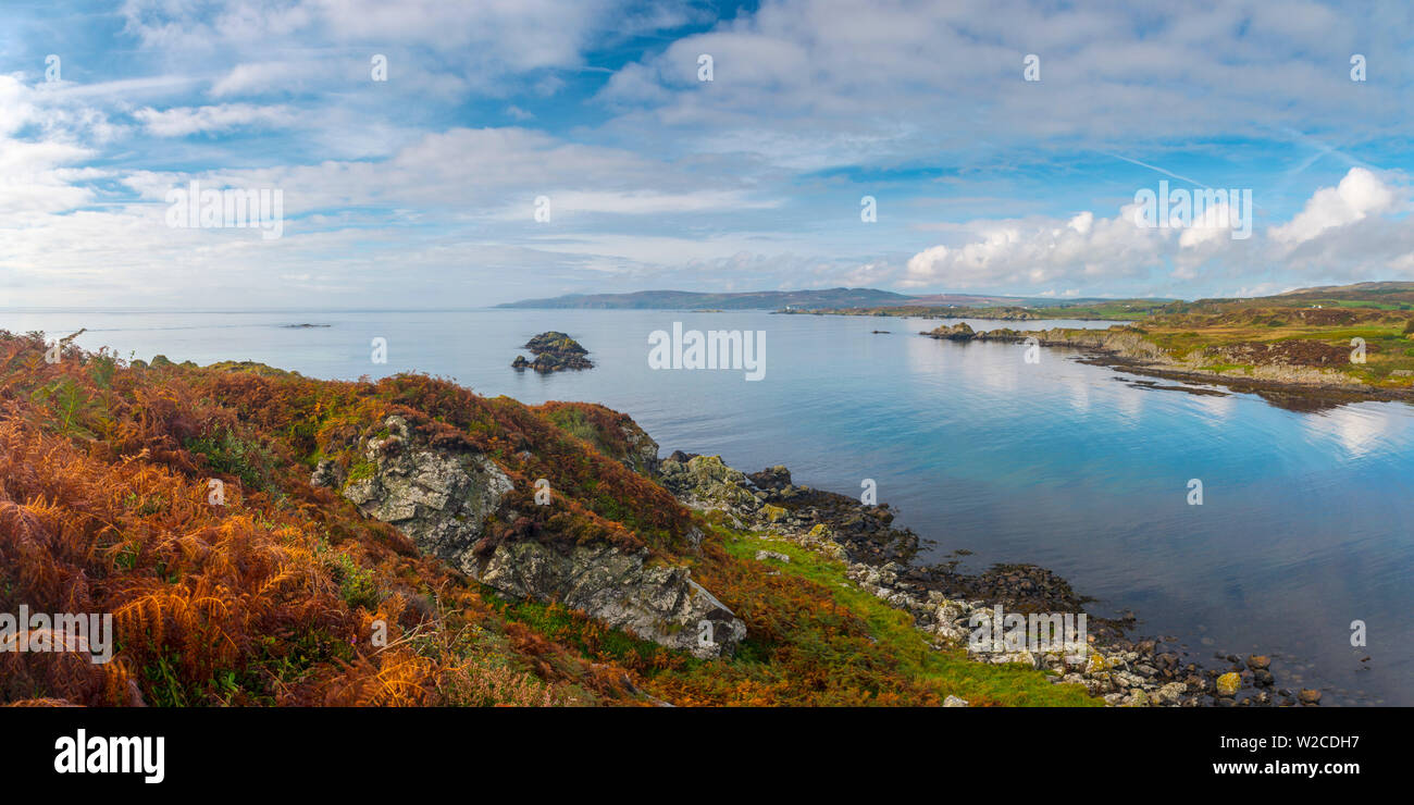 Großbritannien, Schottland, Argyll und Bute, Islay, Loch Laphroaig neben Laphroaig Distillery Stockfoto