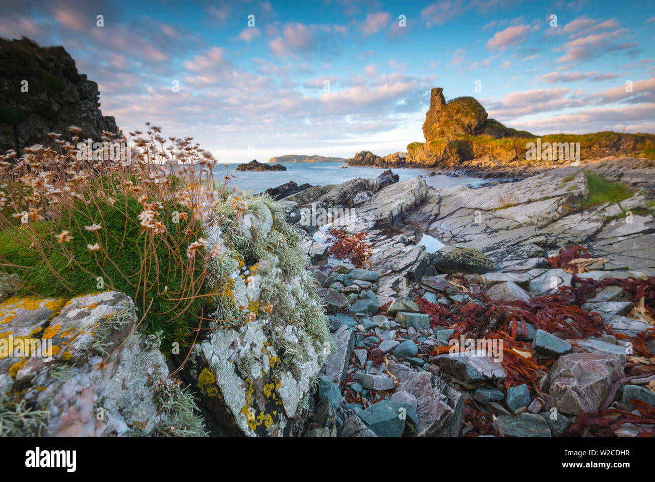 Großbritannien, Schottland, Argyll und Bute, Islay, Lagavulin Bay, Dunyvaig (Dunyveg) Schloss Stockfoto