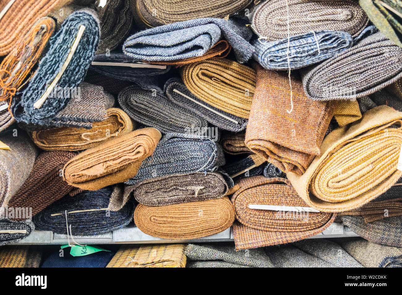 Rollen von Harris Tweed, Isle of Harris, Äußere Hebriden, Schottland, UK Stockfoto