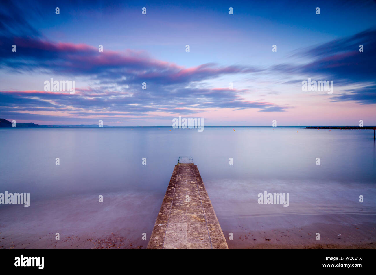 Großbritannien, England, Dorset, Lyme Regis, ein Tor der Stadt zum UNESCO-Weltkulturerbe der Jurassic Coast, Stadt Strand Stockfoto