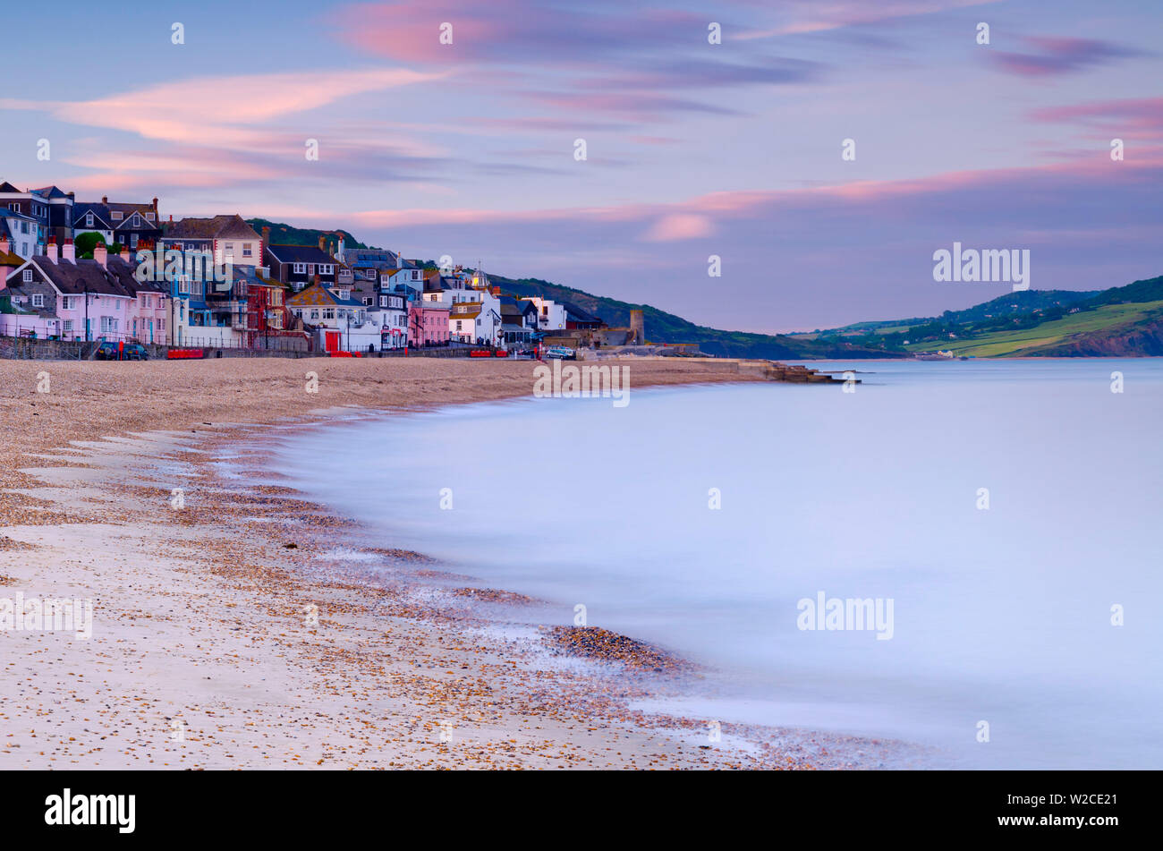 Großbritannien, England, Dorset, Lyme Regis, ein Tor der Stadt zum UNESCO-Weltkulturerbe der Jurassic Coast, Stadt Strand Stockfoto