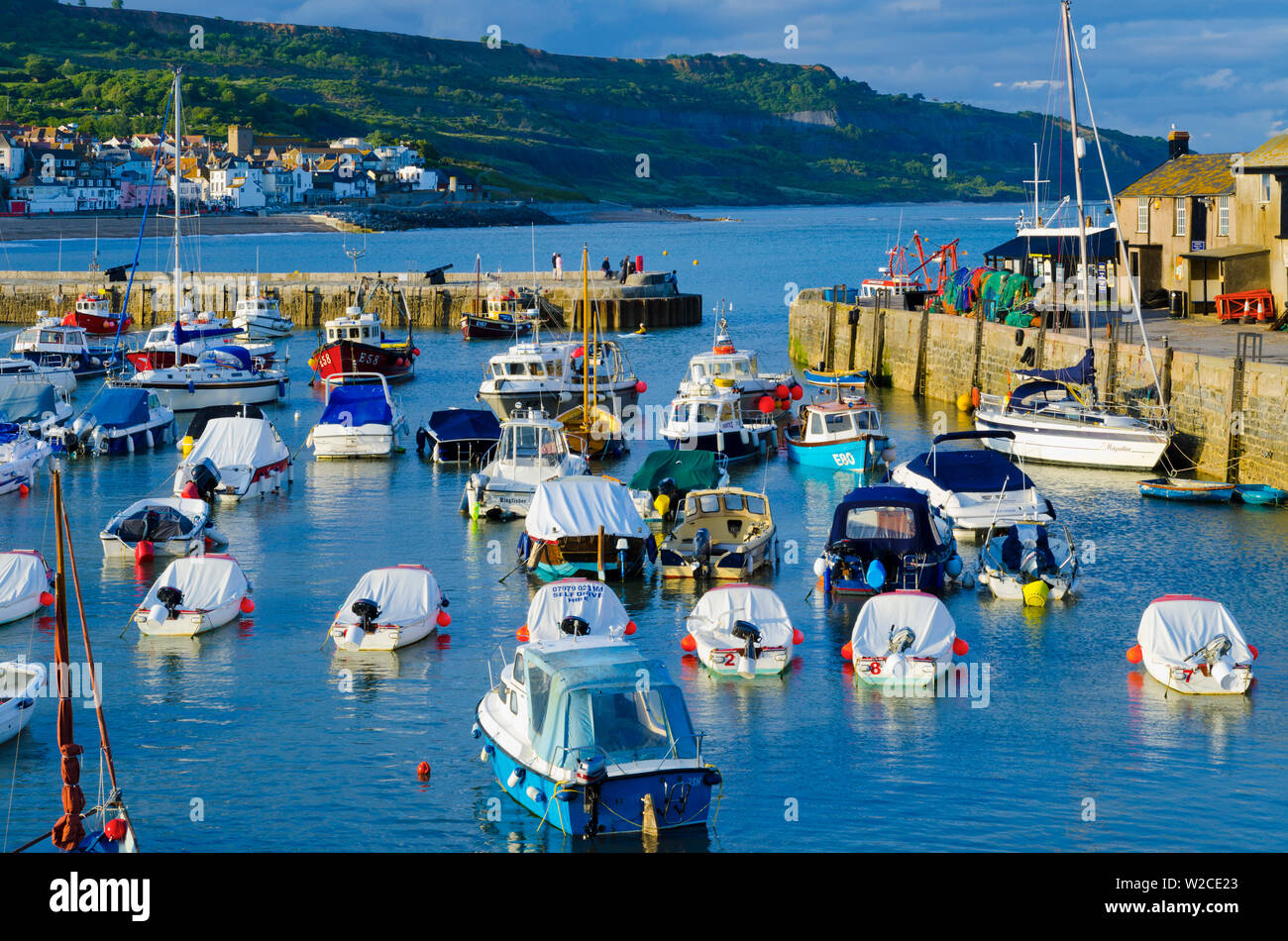 Großbritannien, England, Dorset, Lyme Regis, ein Tor der Stadt zum UNESCO-Weltkulturerbe der Jurassic Coast, Cobb Hafen Stockfoto
