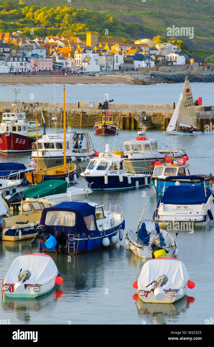 Großbritannien, England, Dorset, Lyme Regis, ein Tor der Stadt zum UNESCO-Weltkulturerbe der Jurassic Coast, Cobb Hafen Stockfoto