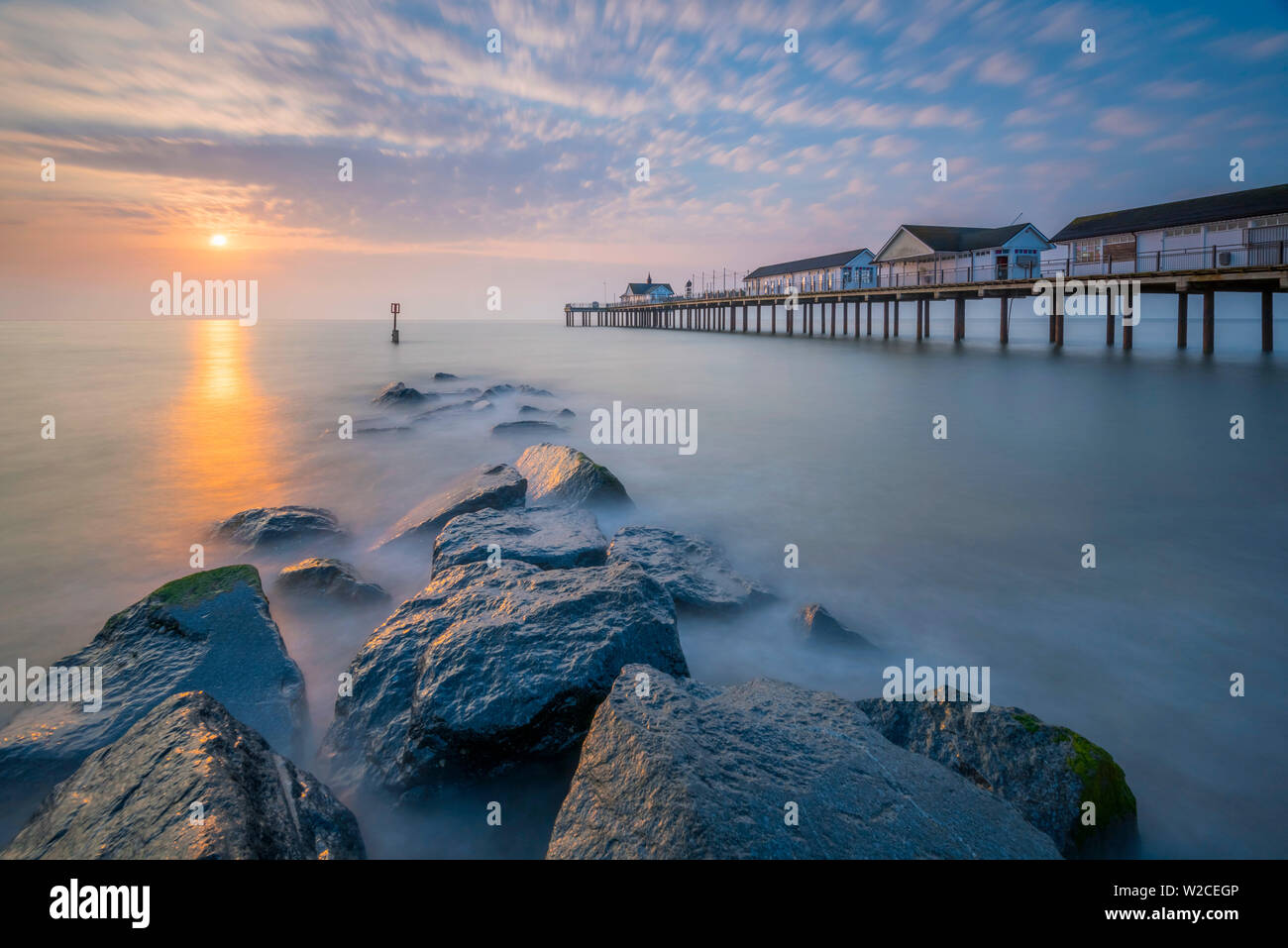 Großbritannien, England, Southwold, Suffolk, Southwold Pier in der Morgendämmerung Stockfoto