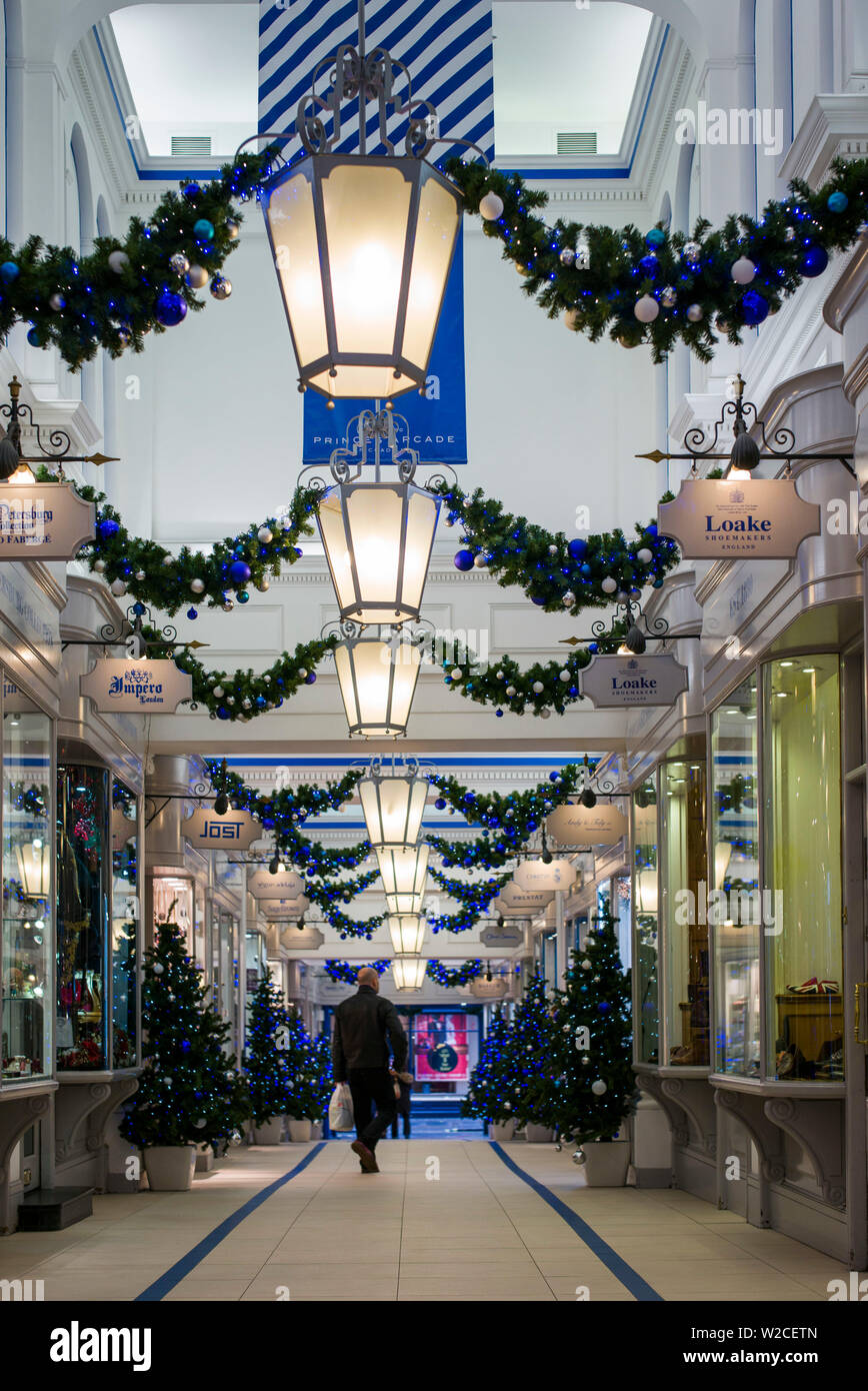 England, London, St. James, Prinzessin Arcade zu Weihnachten Stockfoto