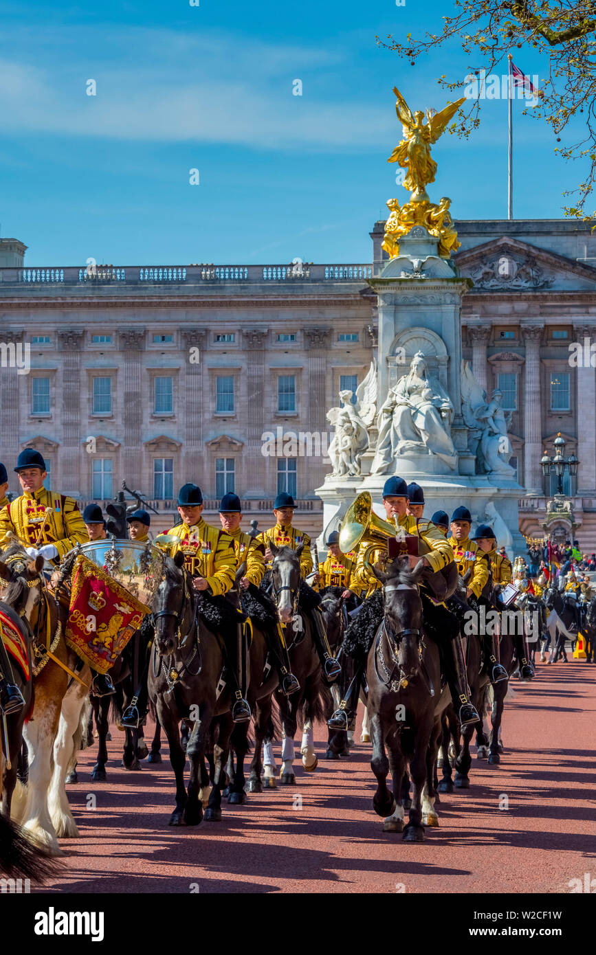 Großbritannien, England, London, die Mall, den Buckingham Palace, die Wachablösung Stockfoto