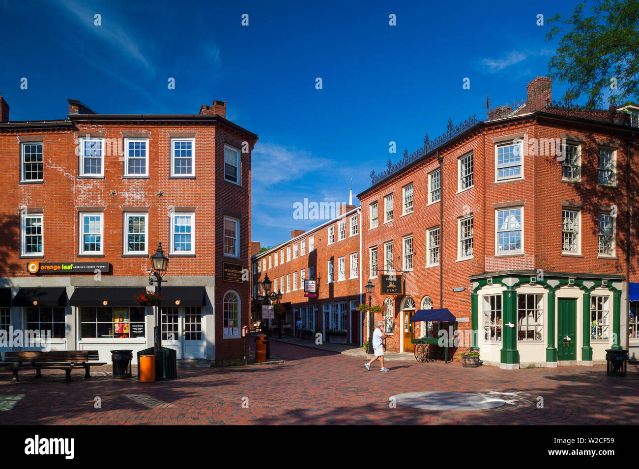 USA, Massachusetts, Newburyport, Gebäude entlang State Street Stockfoto