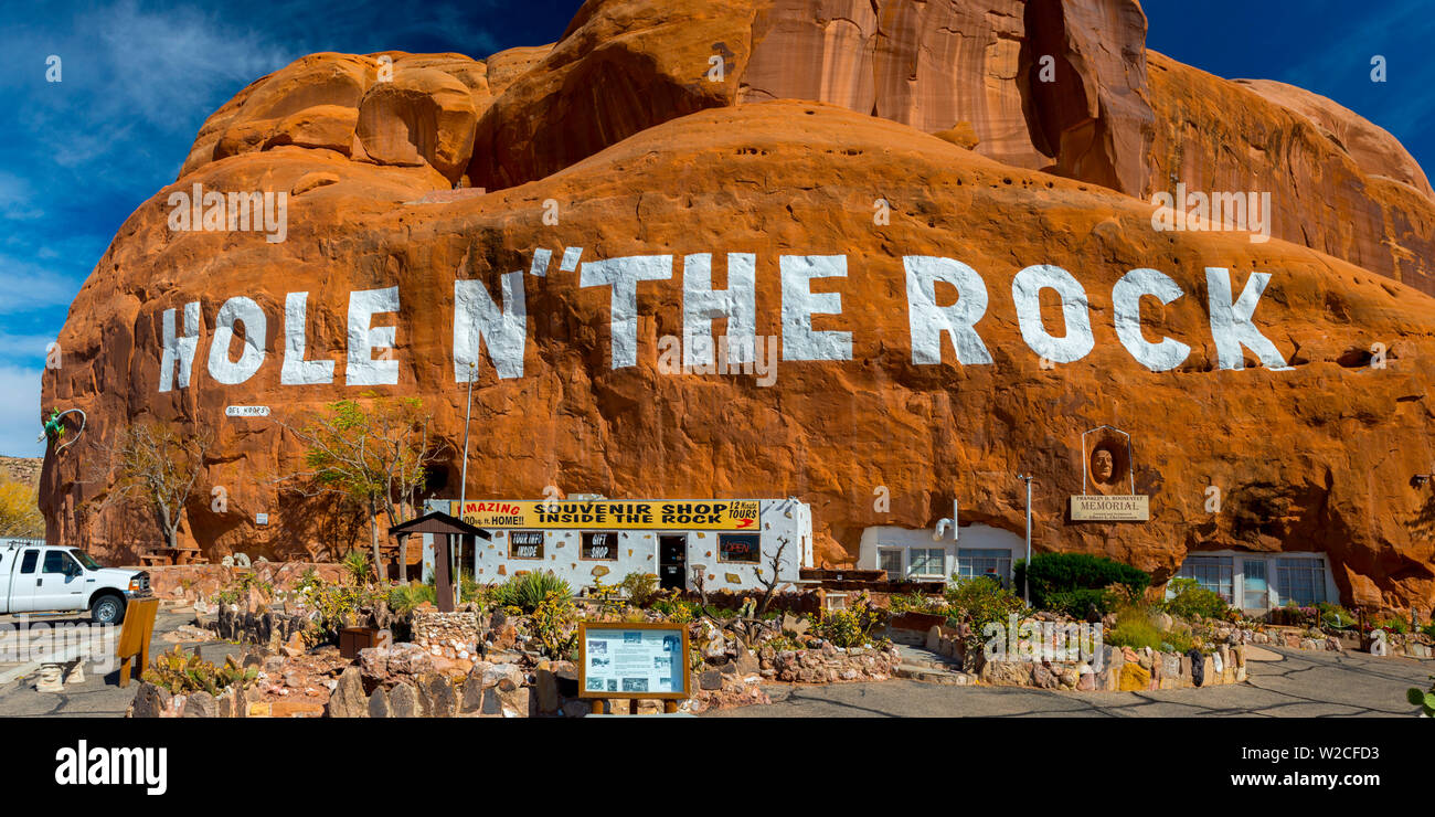 USA, Utah, Moab, US Highway 191, Bohrung n den Fels Stockfoto