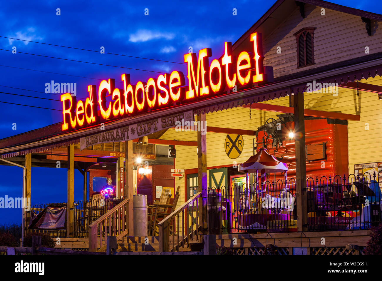 USA, Pennsylvania, Pennsylvania Dutch Country, Ronks, Red Caboose Motel, Unterkunft im historischen Caboose Eisenbahn Autos Stockfoto