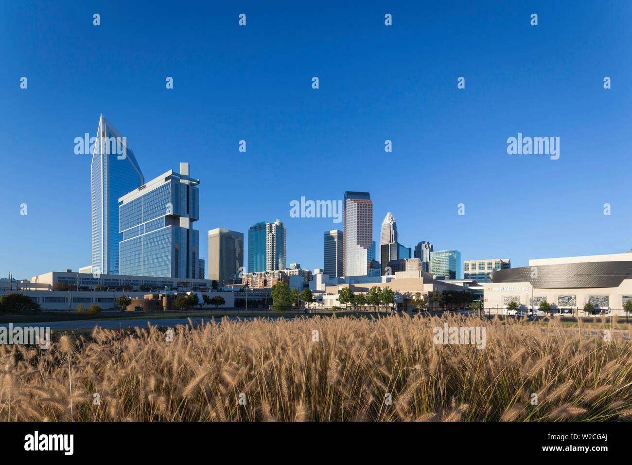 USA, North Carolina, Charlotte, Skyline der Stadt vom Westen Stockfoto