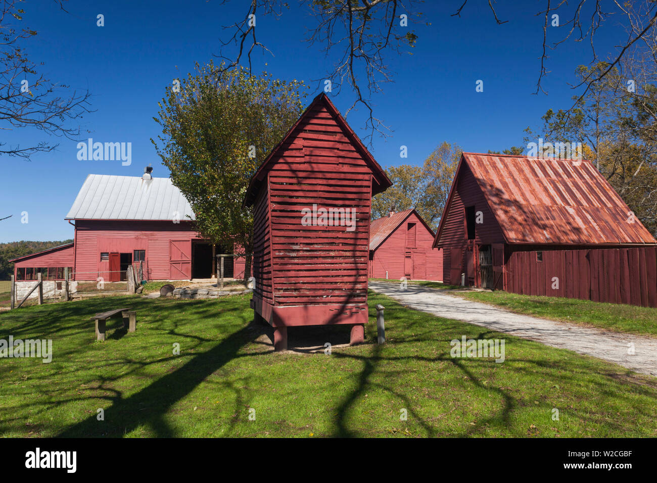 USA, North Carolina, Flat Rock, Carl Sandburg Home National Historic Site, Connemara, ehemalige Wohnhaus des Dichters und Historiker Carl Sandburg und Standort der Frau Lilian Sandburg Connemara Ziegenhof, Gebäude der Connemara Farmen Goat Dairy Stockfoto