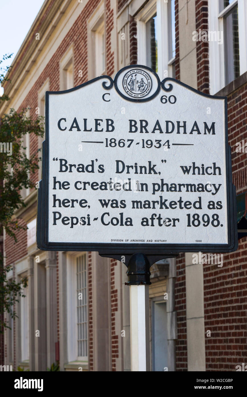 USA, North Carolina, New Bern, dem Geburtsort von Pepsi-Cola, softdrink durch Apotheker Caleb Bradham D 1898 erstellt, Plakette Stockfoto