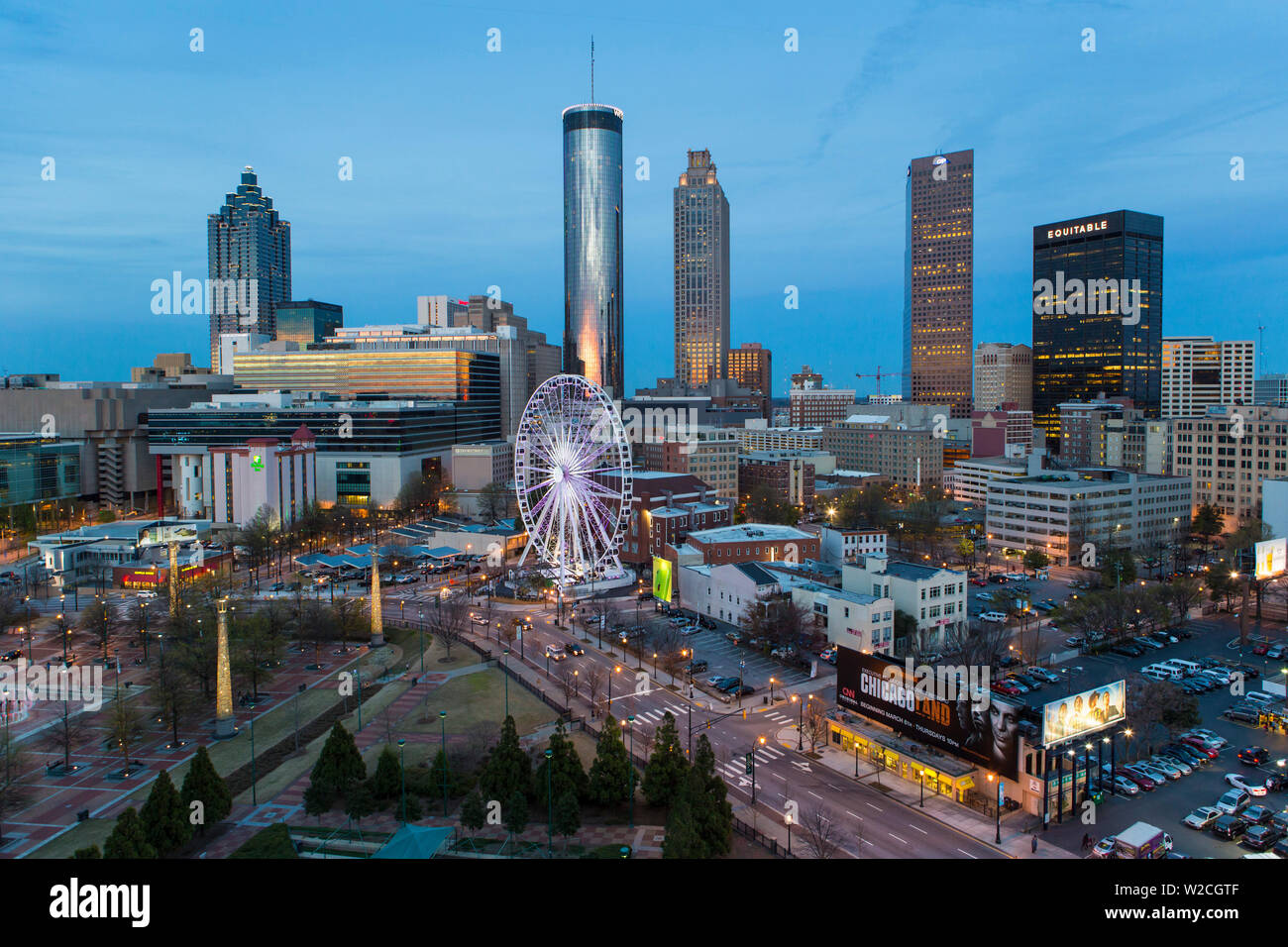Skyline der Stadt, erhöhten Blick über Downtown und der Centennial Olympic Park in Atlanta, Georgia, Vereinigte Staaten von Amerika Stockfoto
