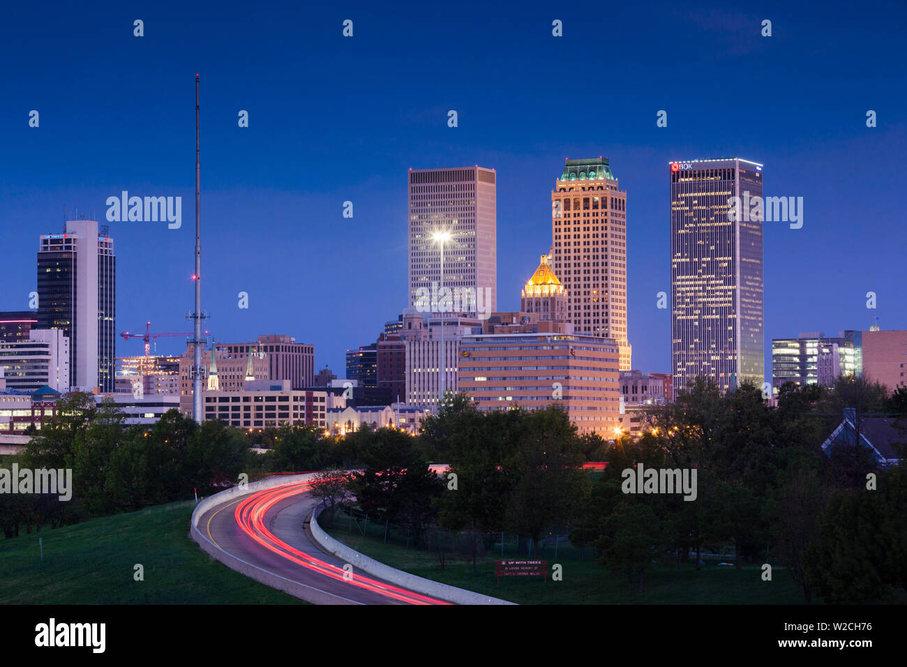 USA, Oklahoma, Tulsa, Skyline von Route 75 Stockfoto