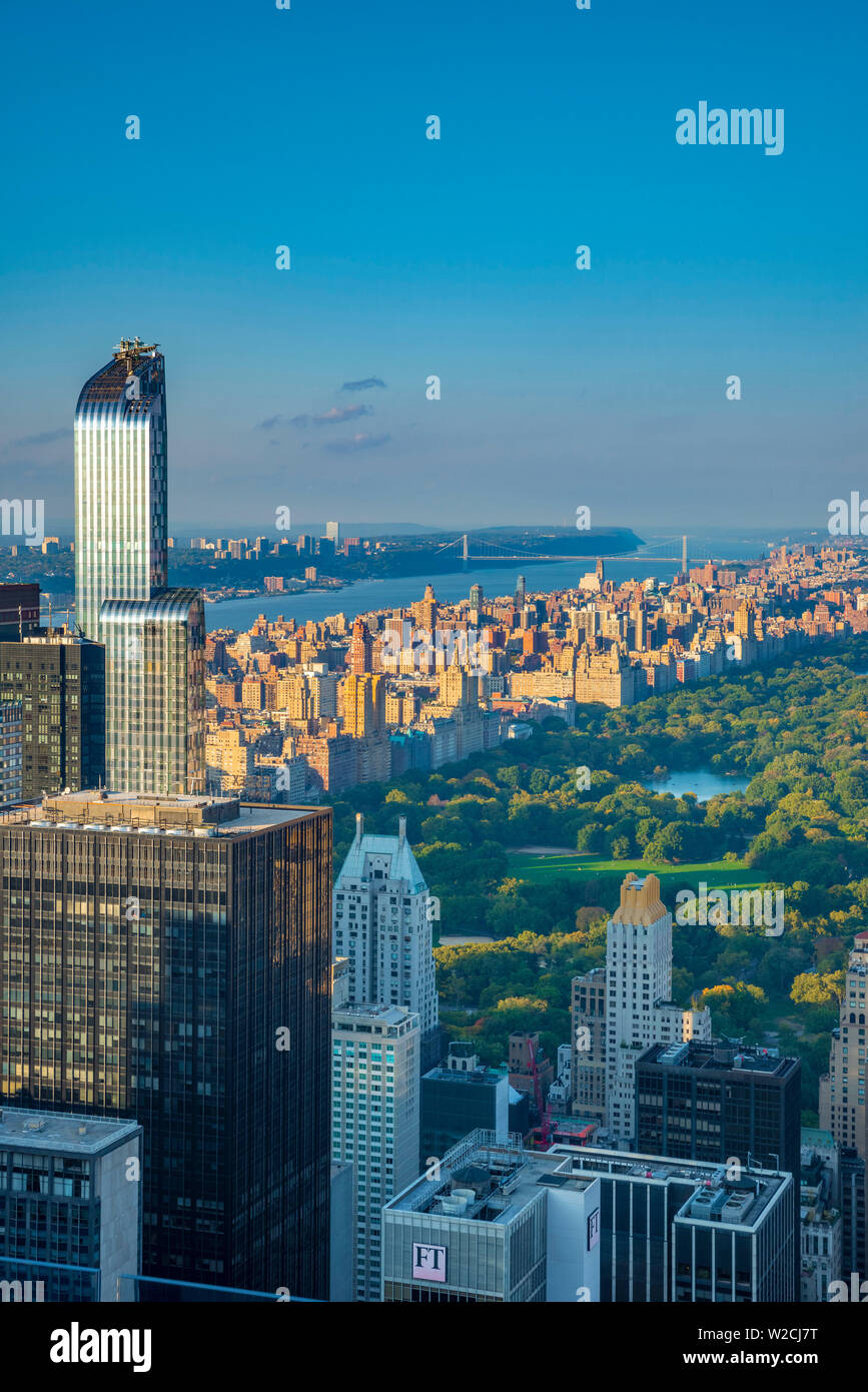 USA, New York, Midtown, Central Park, ein 57 Gebäude auf der linken Seite Stockfoto