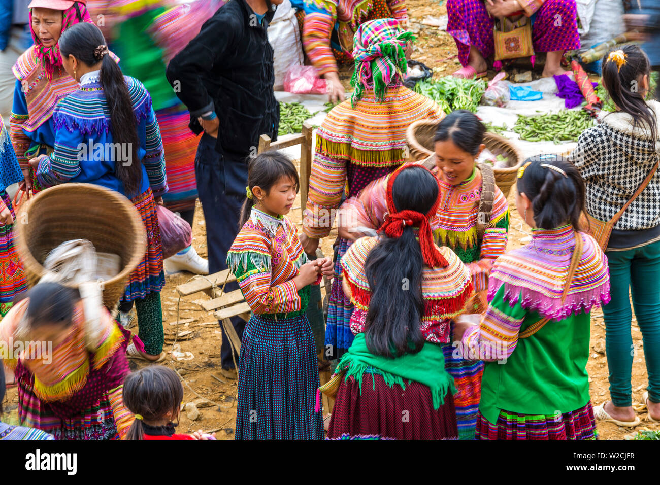 Flower Hmong Stämme Menschen am Markt, nr Bac Ha, nr Sapa, Vietnam Stockfoto