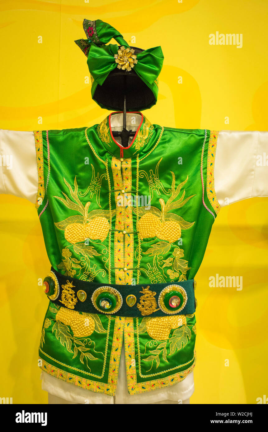 Vietnam, Hanoi, vietnamesische Frauenmuseum, traditionellen vietnamesischen Frauen Kleidung Stockfoto