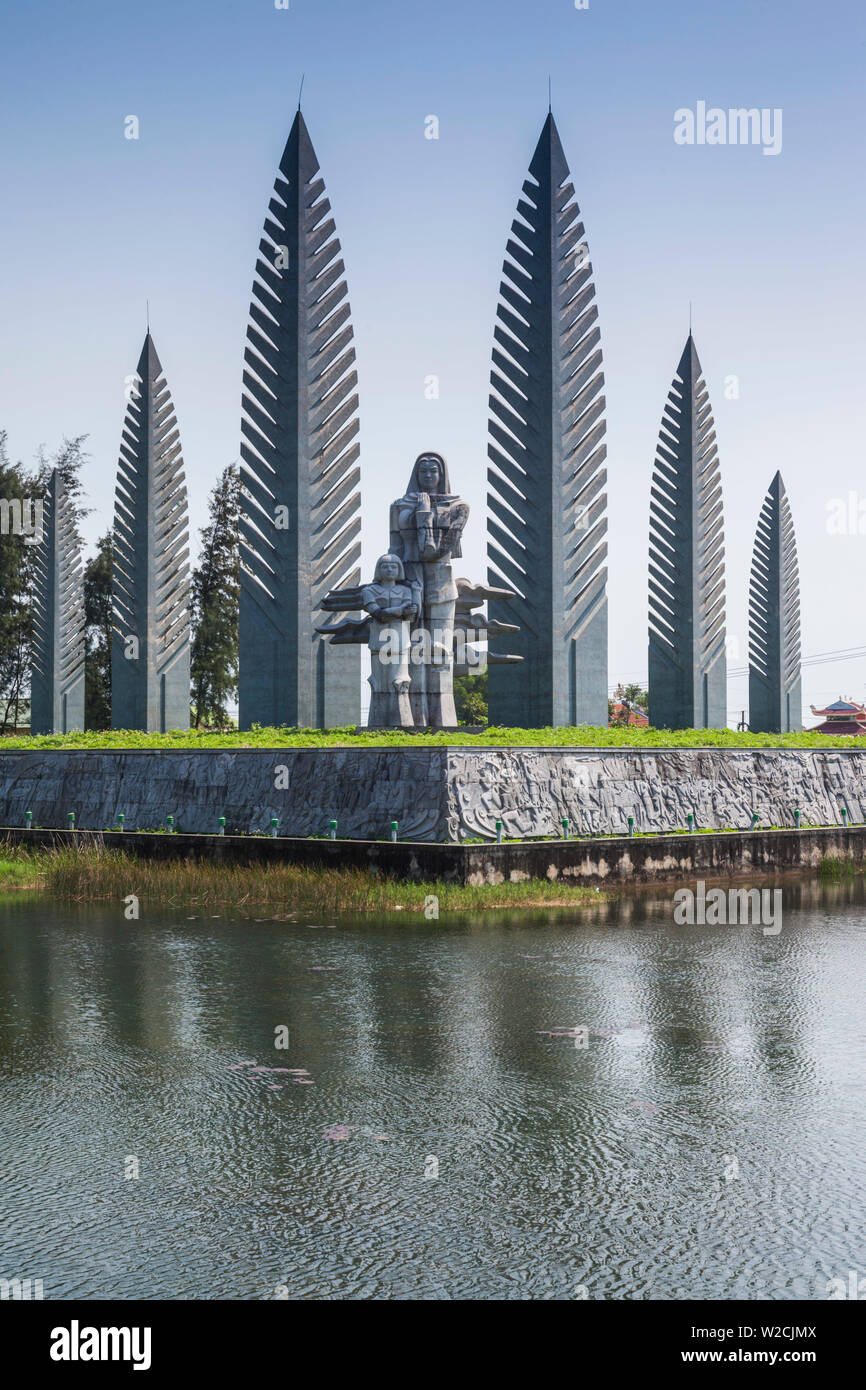 Vietnam, DMZ-Bereich, Provinz Quang Tri, Ben Hai, Kriegerdenkmal am Standort des ehemaligen Nord- und Südvietnam Grenze post Stockfoto