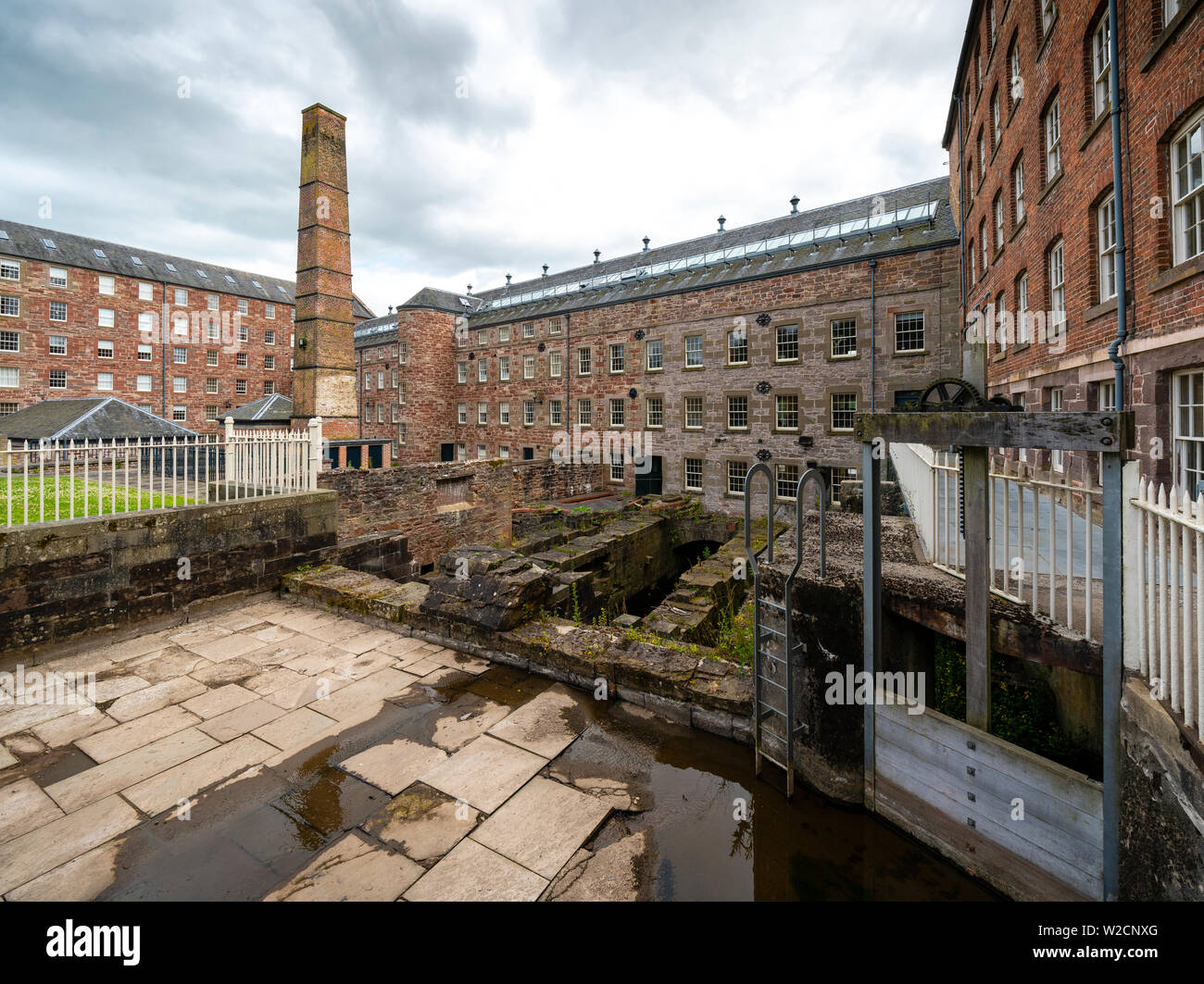 Blick auf die Altstadt erhalten Stanley Mills ehemalige Cotton Mills Werk in Stanley, Perthshire, Schottland, Großbritannien Stockfoto