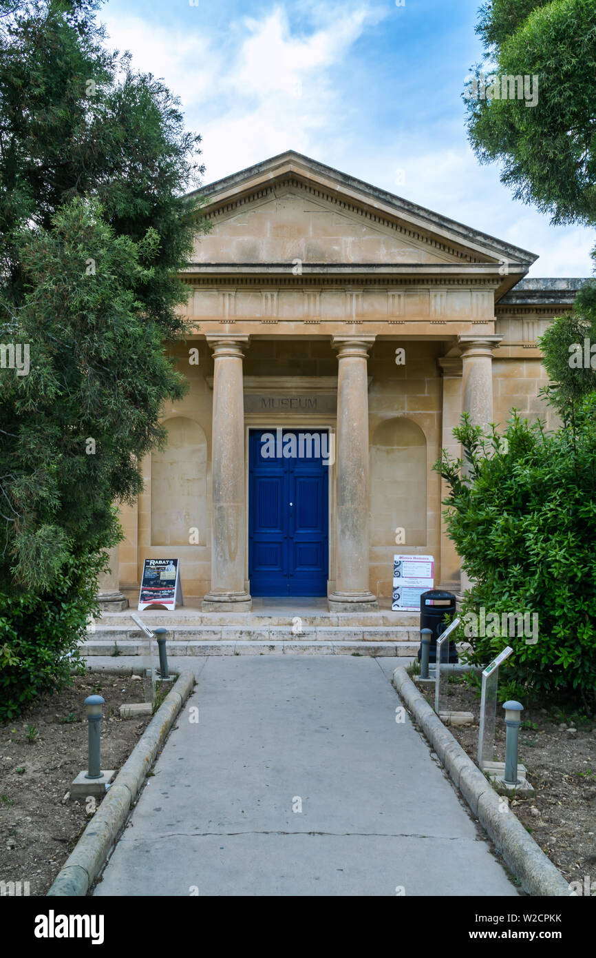 Vorderansicht des Domus Romana oder der römischen Villa in Rabat, Malta. Stockfoto