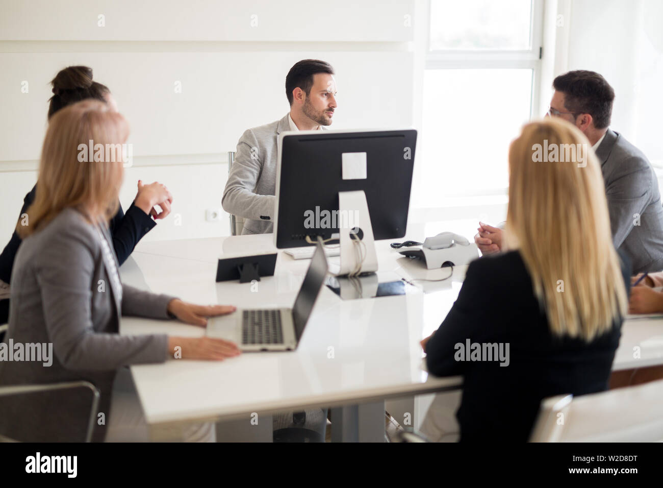 Geschäft Leute Konferenz- und Tagungsräume im modernen Büro Stockfoto