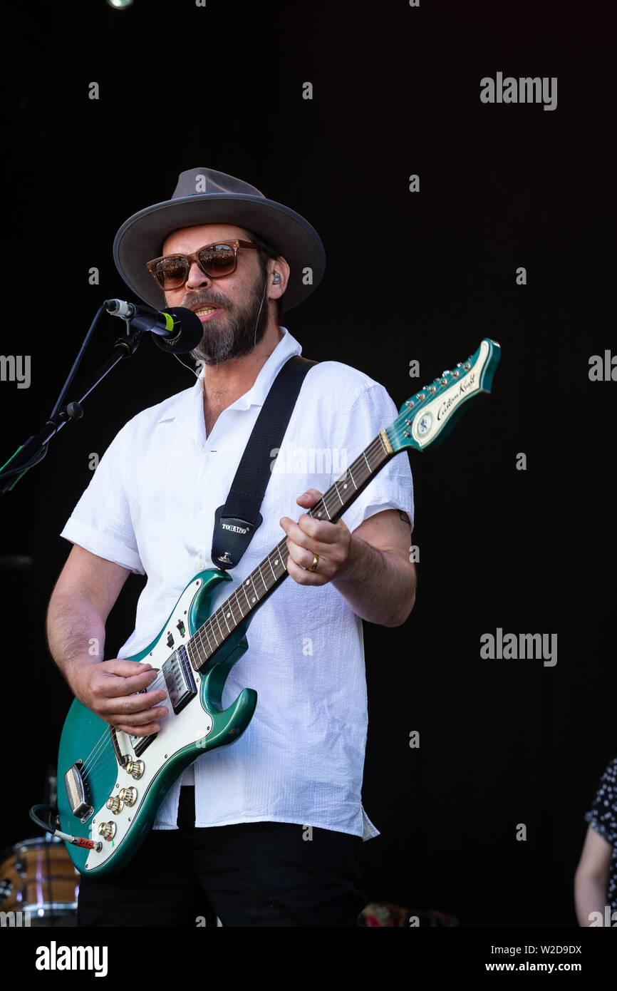 Gaz Coombes führt auf dem 2019 Cornbury Festival, tolle Tew, Oxfordshire live Stockfoto