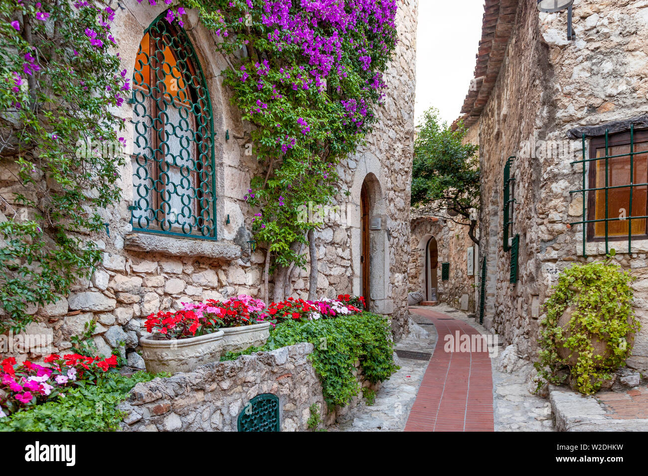 Gehweg in Eze, Cote d'Azur, Provence, Frankreich Stockfoto