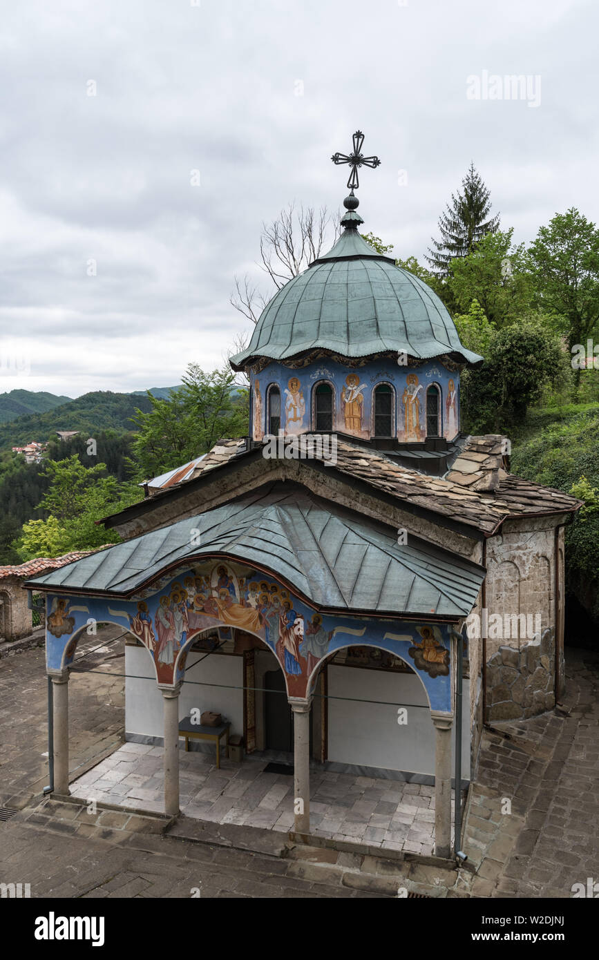 Mittelalterlichen Gebäude in Sokolovo (sokolski) Kloster der Heiligen Mutter Annahme, Gabrovo, Bulgarien Stockfoto