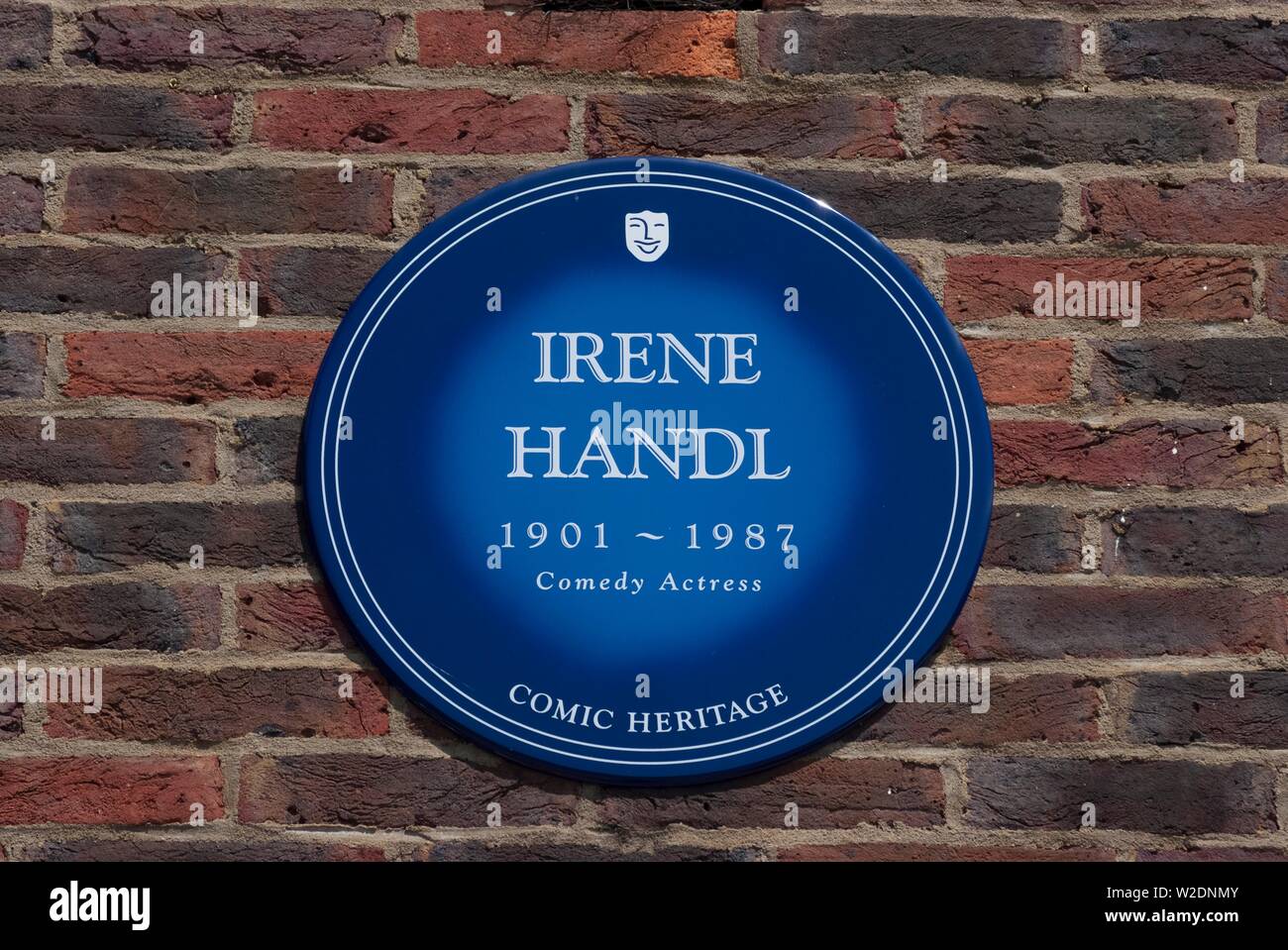 Blaue Plakette, Teddington Studios, Surrey, England. Schöpfer: Ethel Davies; Davies, Ethel. Stockfoto