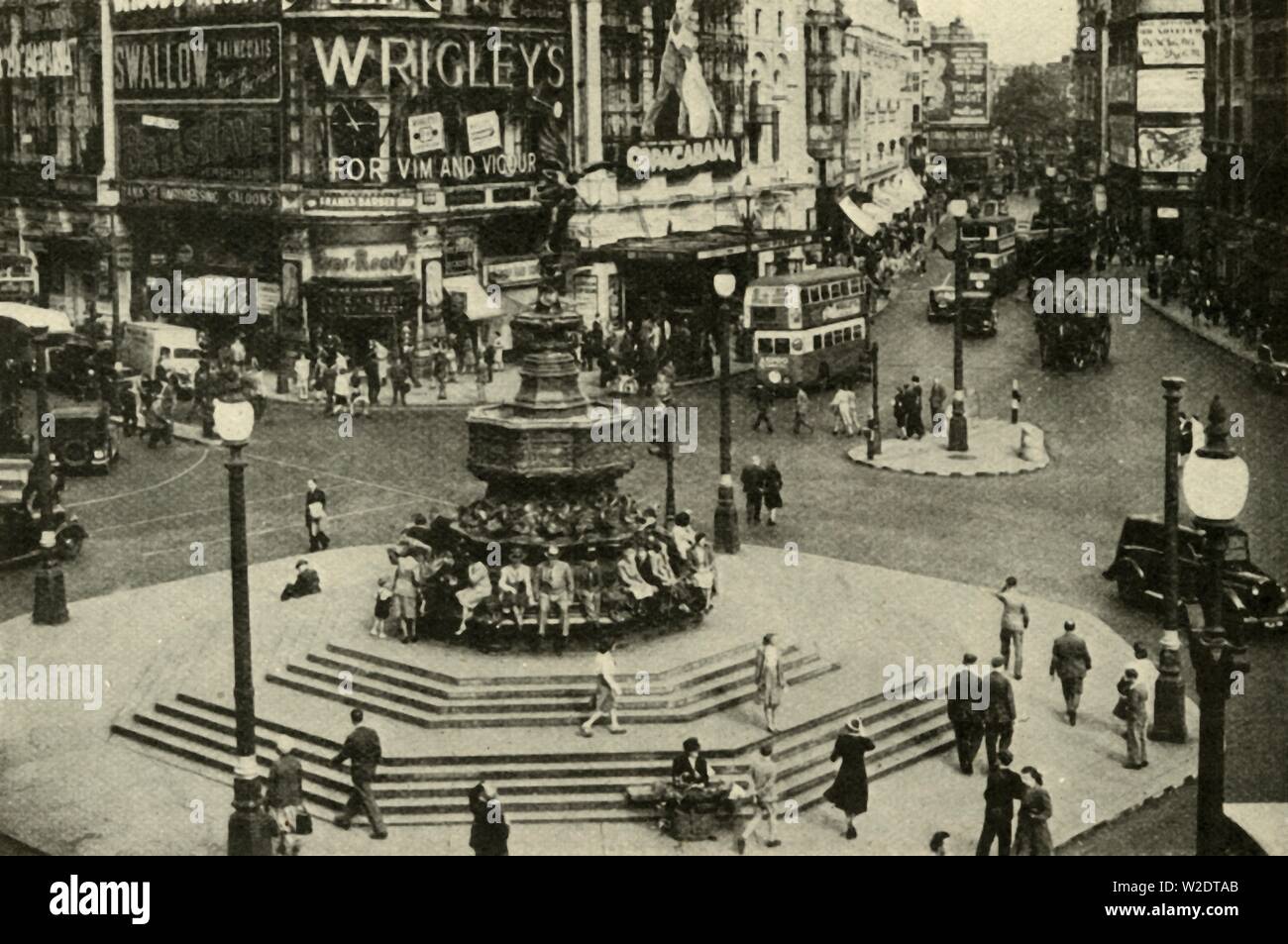 "Eines von Londons beliebtesten Statuen ist, dass der Eros, der Brunnen am Piccadilly Circus Cirkus Schöpfer überwindet: Unbekannt. Stockfoto