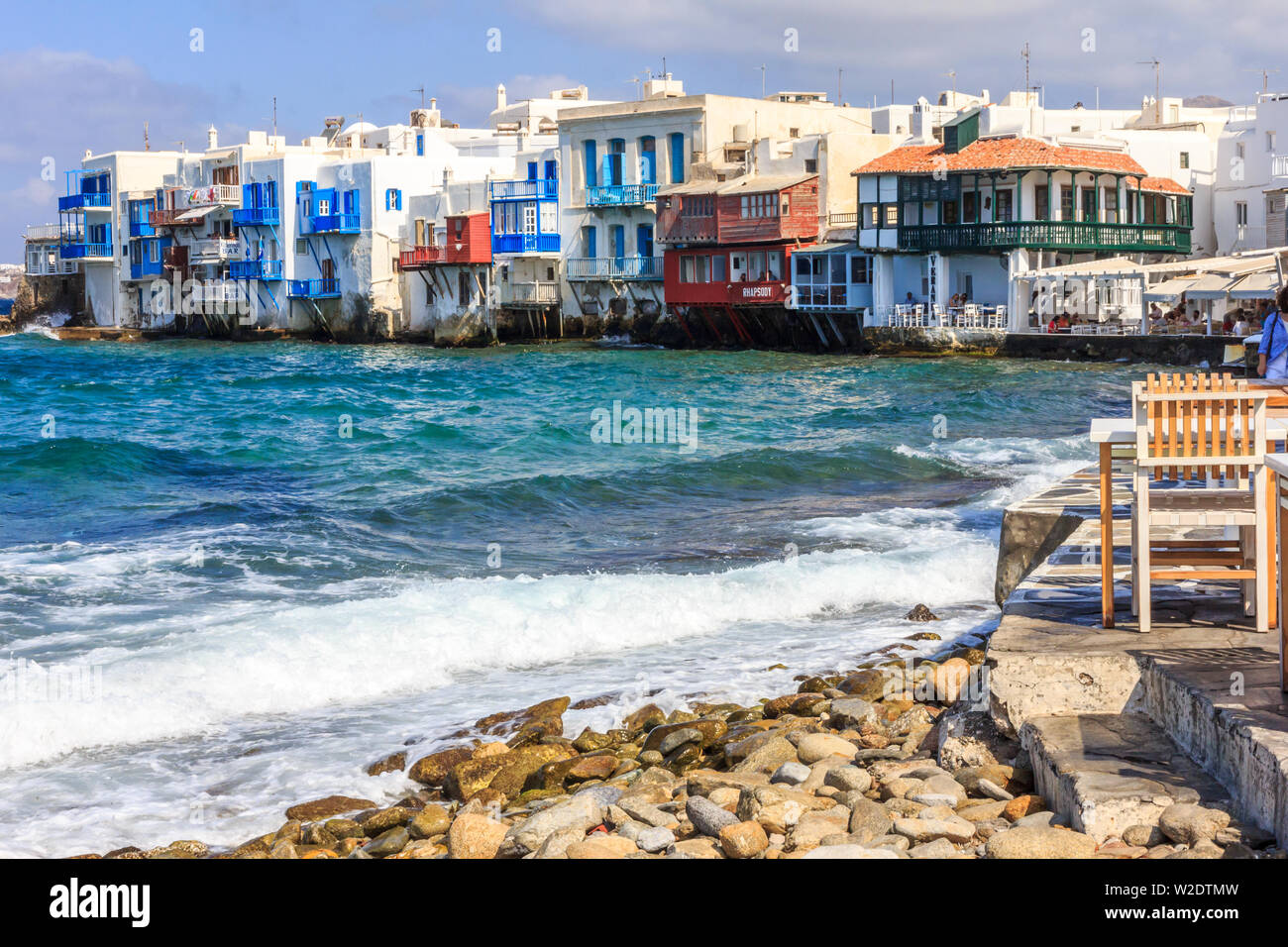 Mykonos, Griechenland - 15. September 2015: Das kleine Venedig in Chora. Die Insel ist ein beliebtes Ausflugsziel. Stockfoto