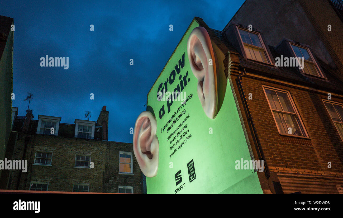 London Euston, UK, 9. Mai 2019: ein Zeichen für die Ruhe - Kampagne gegen kläglich Wohnzimmer, einem führenden eine Bewegung gegen Selbstmord, der größte Ki Stockfoto