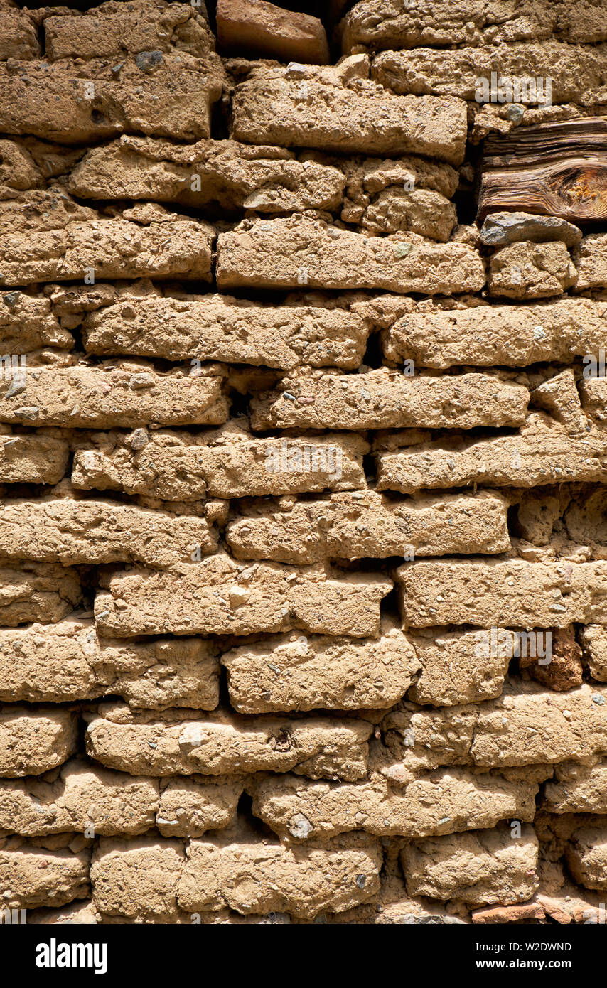 Hintergrund der alten Mauer von Adobe oder mudbrick Mauerwerk. Stockfoto