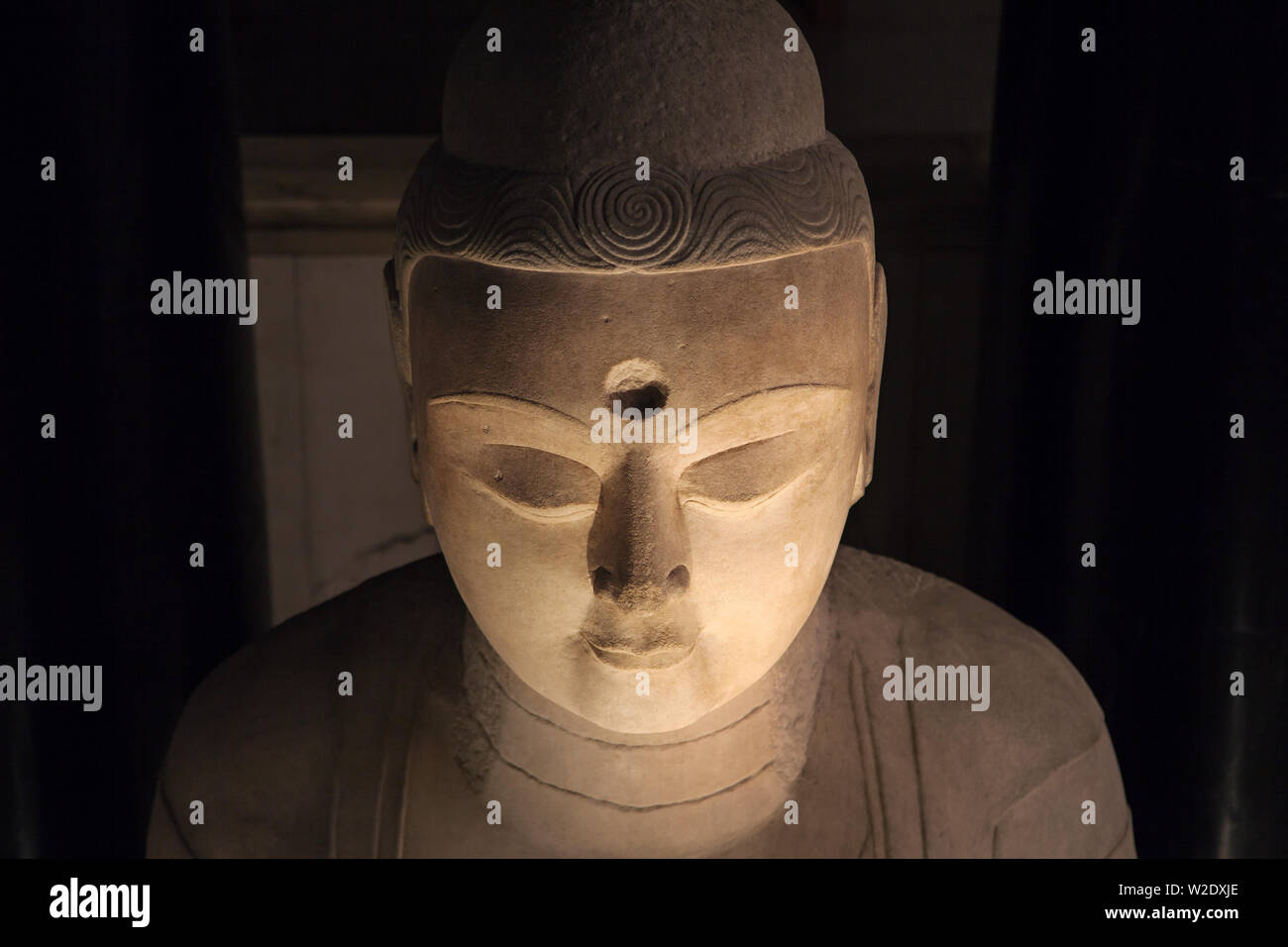 London, Großbritannien - 21 Dezember, 2018: Buddha Amitabha aus Hancui angezeigt in der Britisches Museum, London, Vereinigtes Königreich. Stockfoto