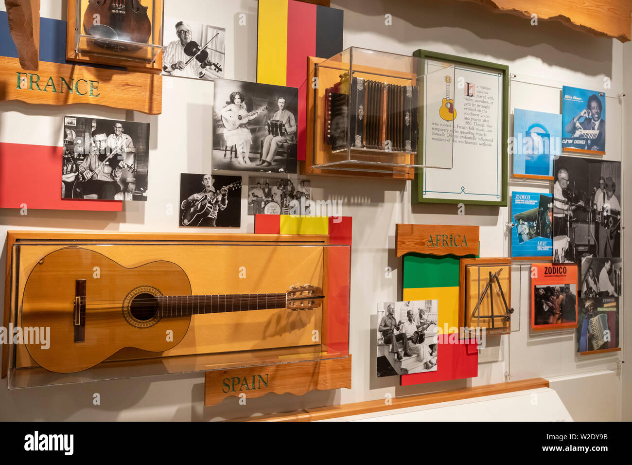 Thibodaux, Louisiana - einem Display über Cajun Musik an der Feuchtgebiete Acadian Cultural Center, Teil von Jean Lafitte National Historical Park und zu erhalten. Stockfoto