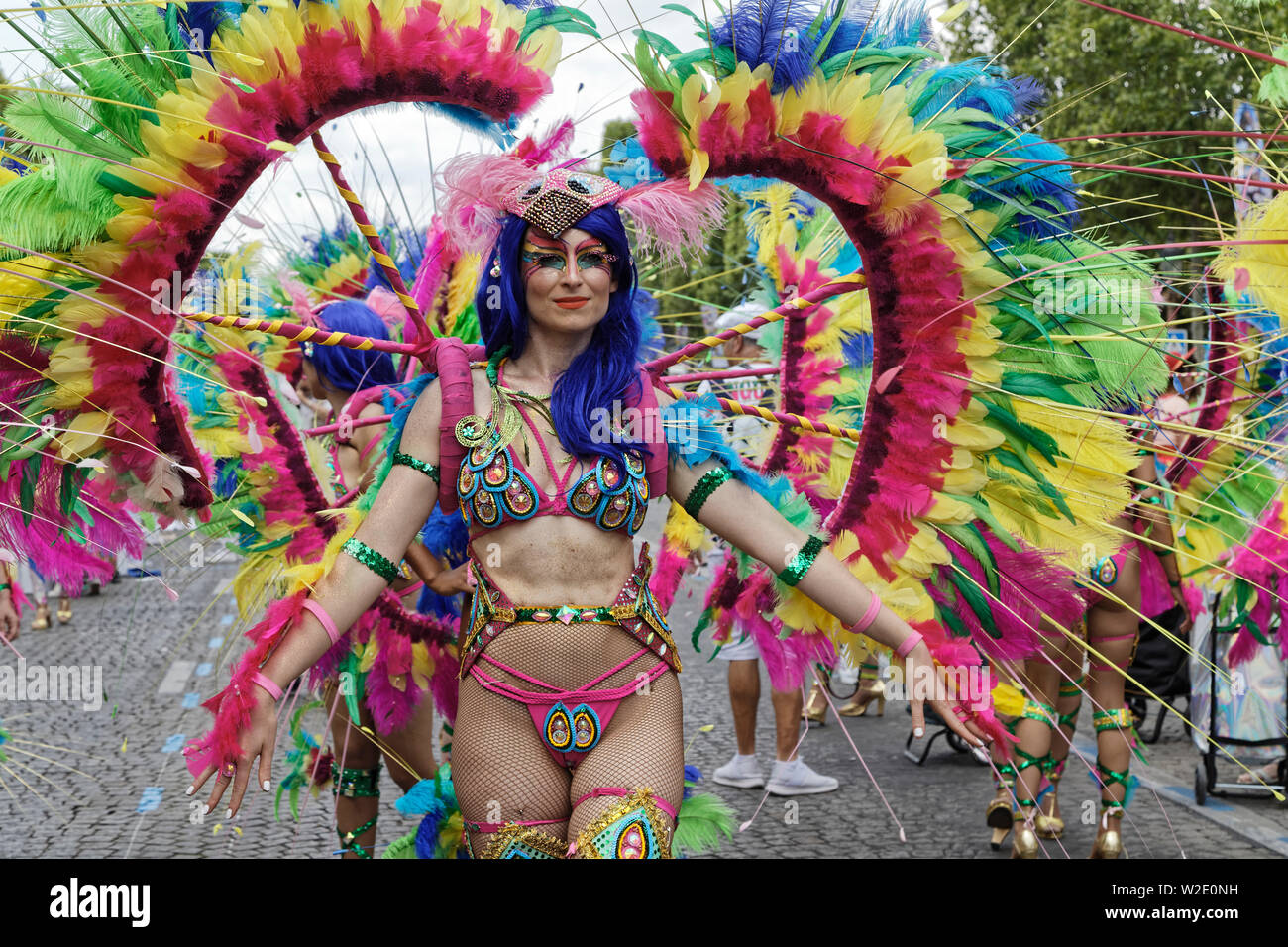 Paris, Frankreich. 7. Juli 2019. Für die 18. Ausgabe des Carnaval Tropical de Paris das Thema in diesem Jahr ist der Wahnsinn der tropischen Karneval Stockfoto