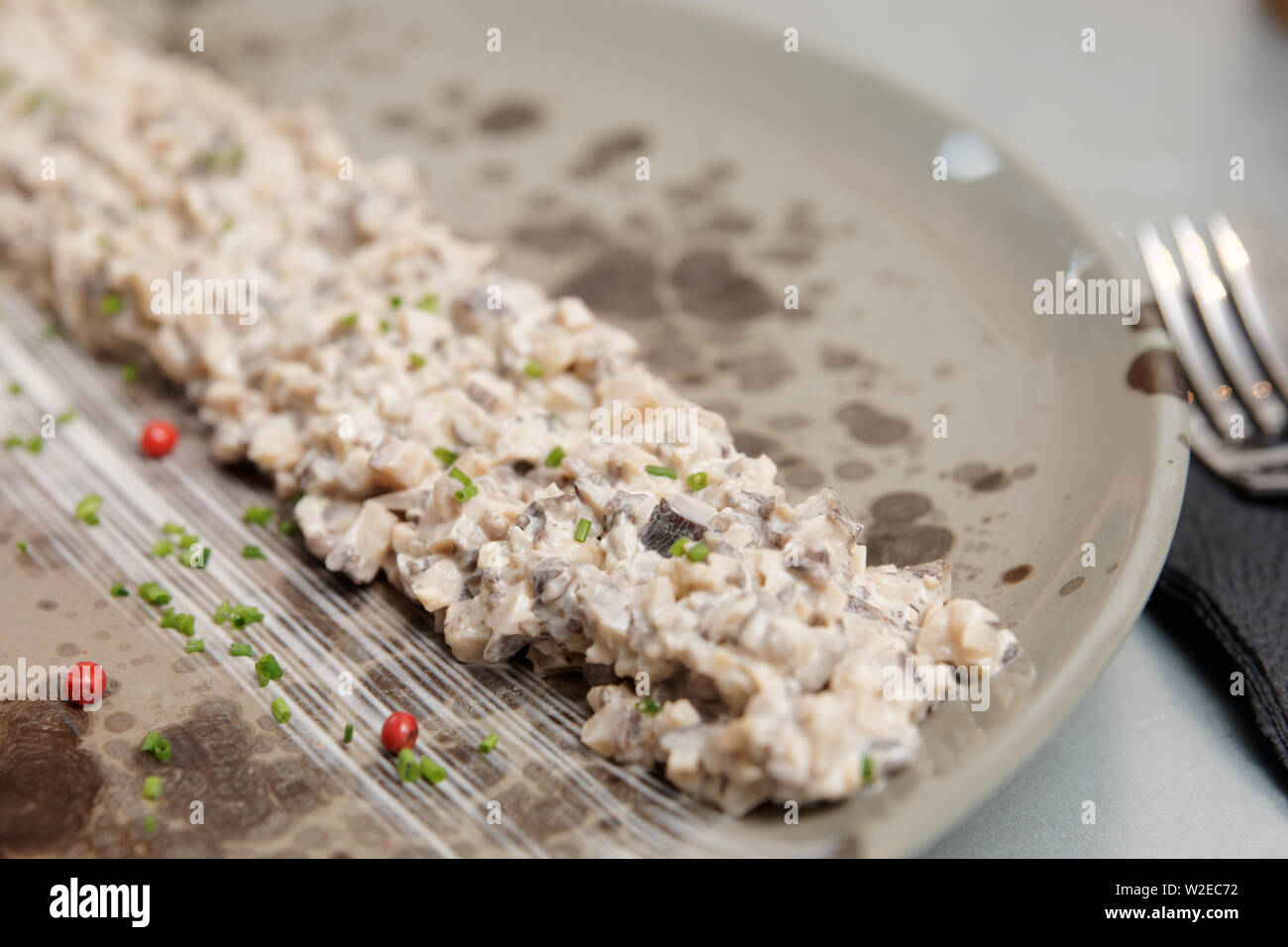 Mushroom caviar auf Platte, Nordische Küche gourmet Teller, close-up Stockfoto