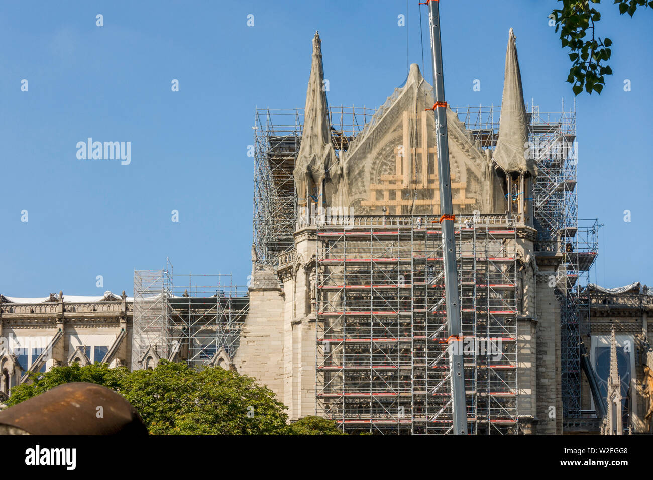 Die Kathedrale Notre-Dame im 4. arrondissement, Wiederaufbau, nach einem verheerenden Brand, der Ile de la Cite, Paris. Frankreich. Stockfoto