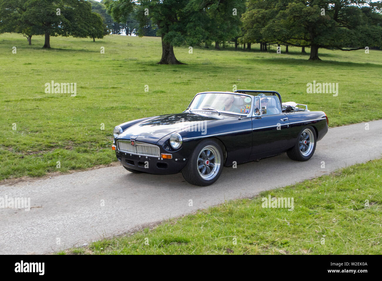 MG BGT historics, vintage Motoren und Collectibles 2019; Leighton Hall Verkehr zeigen, Sammlung von Autos & Oldtimer von gestern. Stockfoto