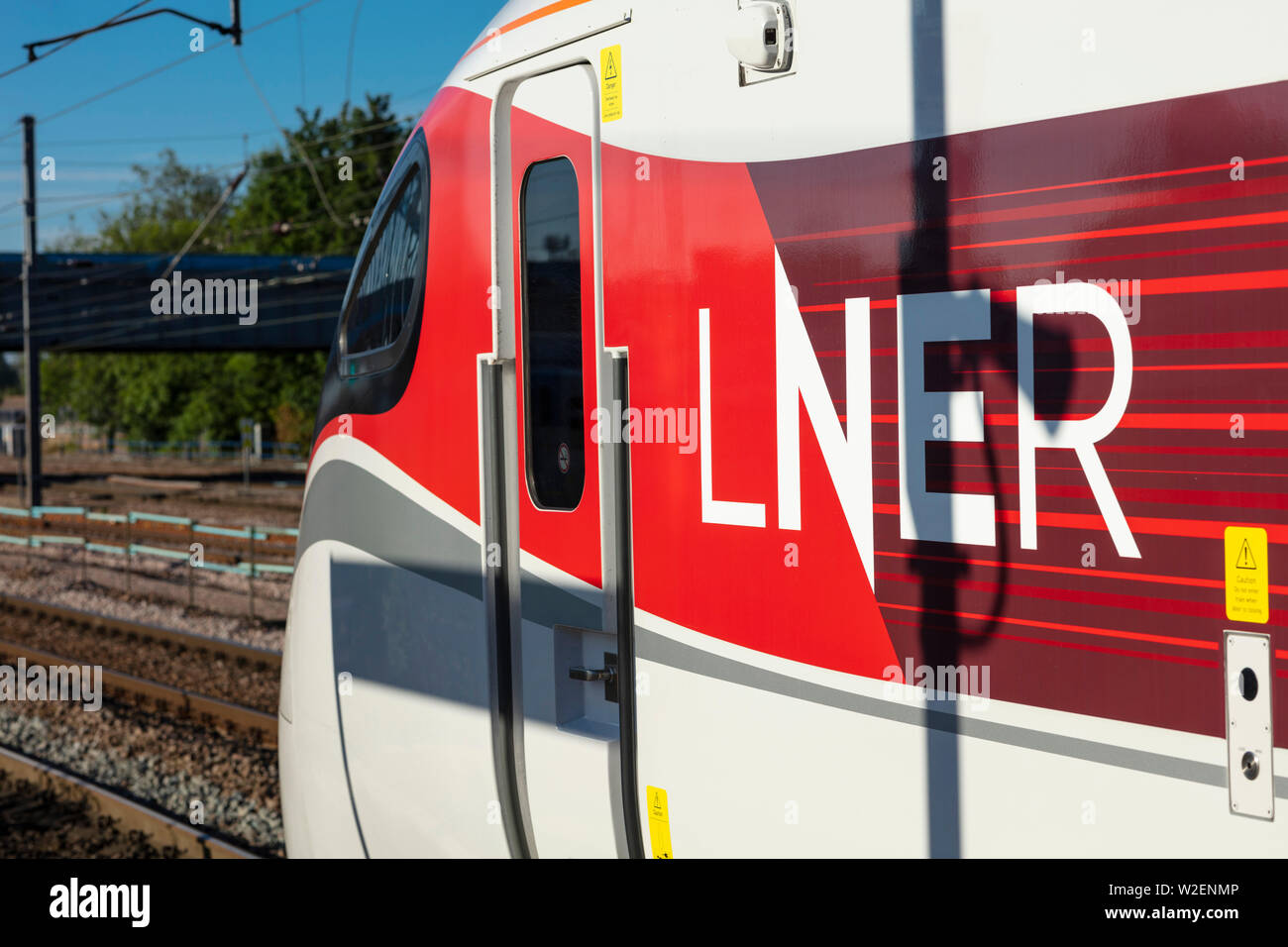 Peterborough, Cambirdgeshire, Großbritannien, Juli 2019, eine Aussicht auf eine Azuma LNER Bahnhof in Peterborough Station Stockfoto