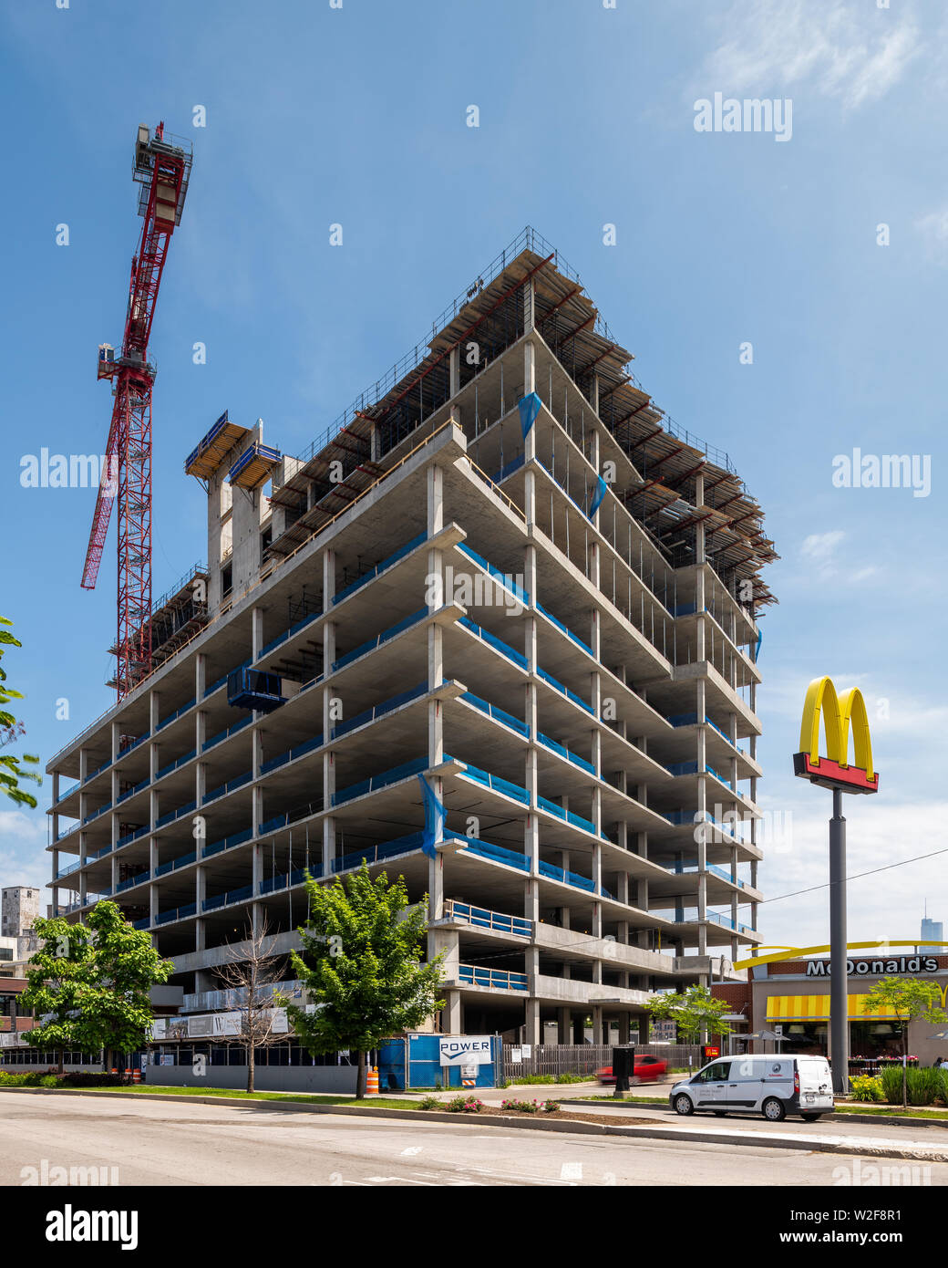 Hohes Condo-Gebäude im Bau in der Fulton market Nachbarschaft Stockfoto